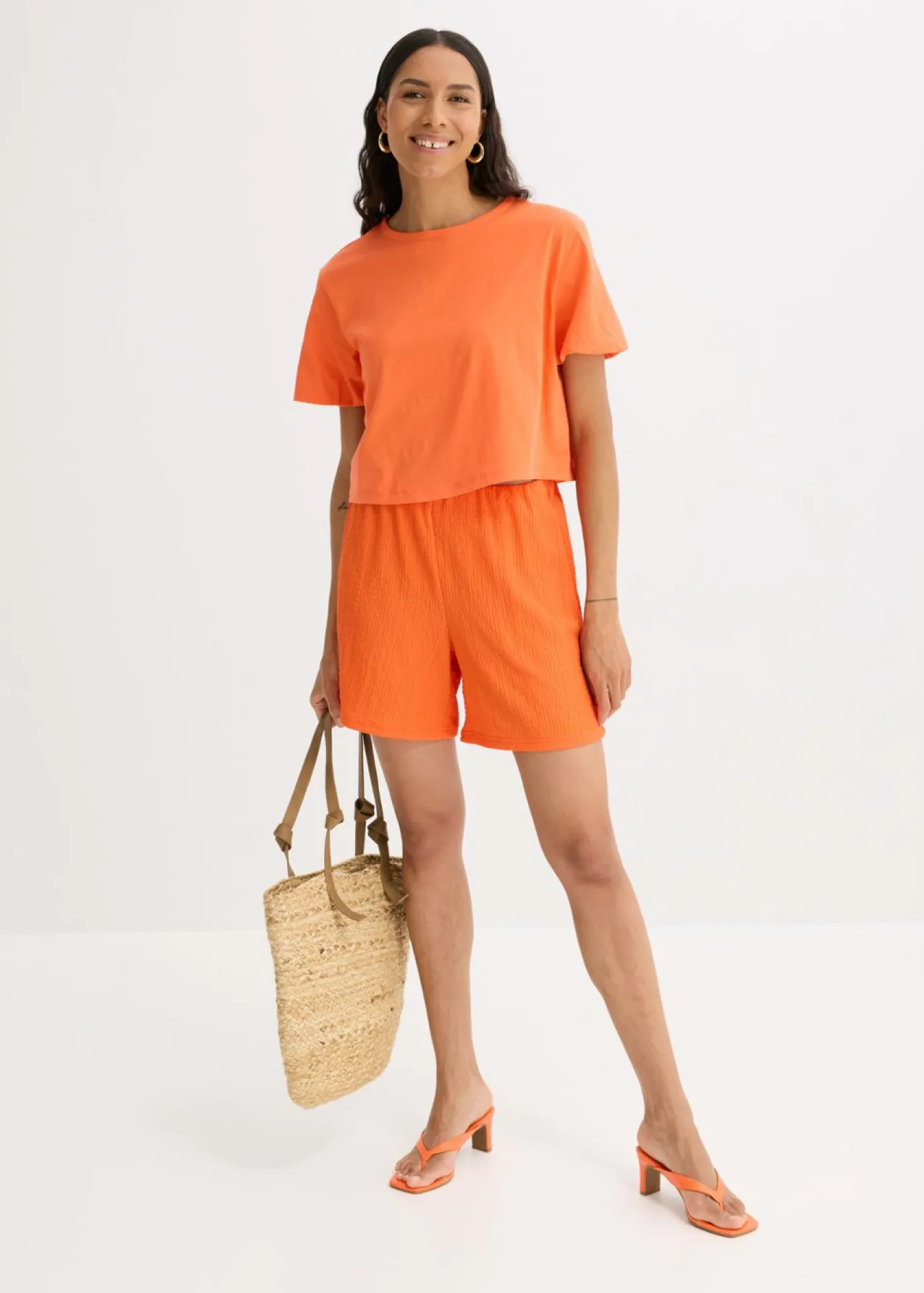 bonprix bonprix Pantalón corto de punto de crepé ligero mango Hot