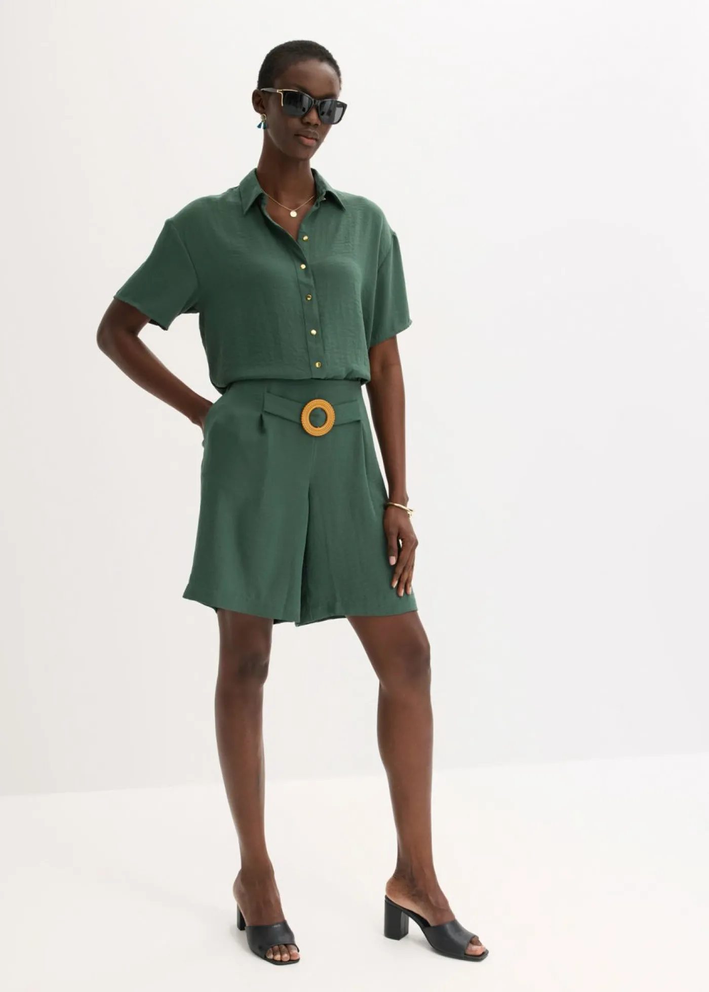 bonprix bonprix Pantalón corto sin cierre verde sombra Discount