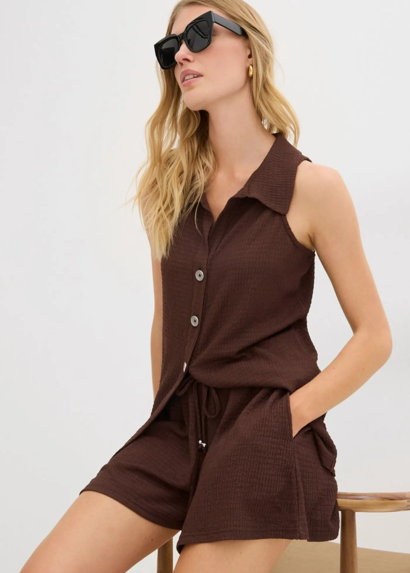 bonprix bonprix Pantalón corto sin cierre de crepé estructurado Marrón tierra Clearance