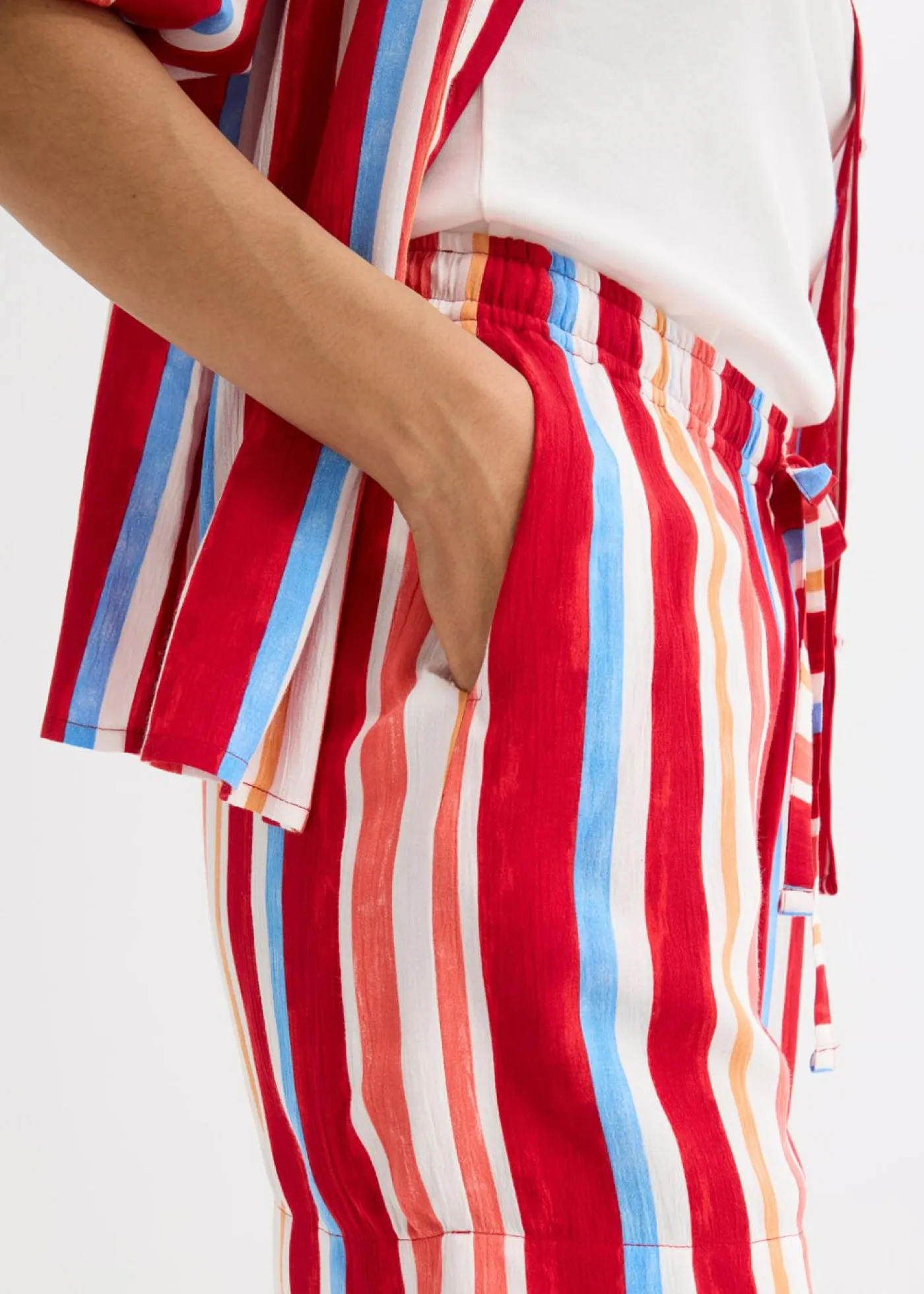 bonprix bonprix Pantalón corto sin cierre de viscosa fina rojo amapola-salmón claro-blanco con rayas Outlet