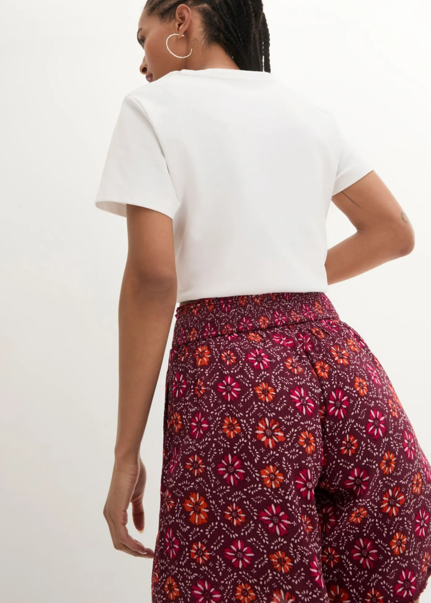 bonprix bonprix Pantalón corto sin cierre, estampado y con cintura elástica mora oscuro Outlet