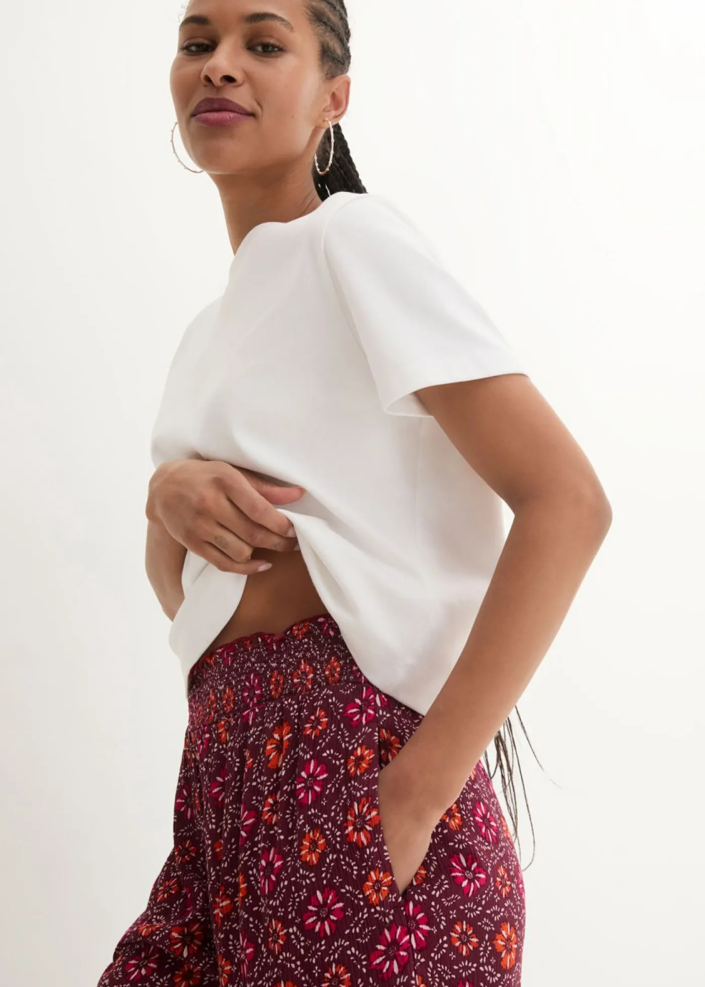 bonprix bonprix Pantalón corto sin cierre, estampado y con cintura elástica mora oscuro Outlet