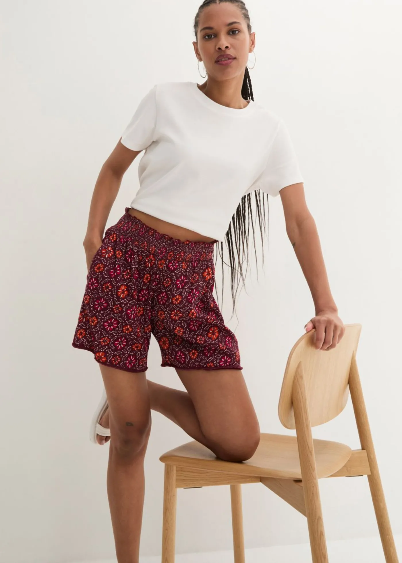 bonprix bonprix Pantalón corto sin cierre, estampado y con cintura elástica mora oscuro Outlet