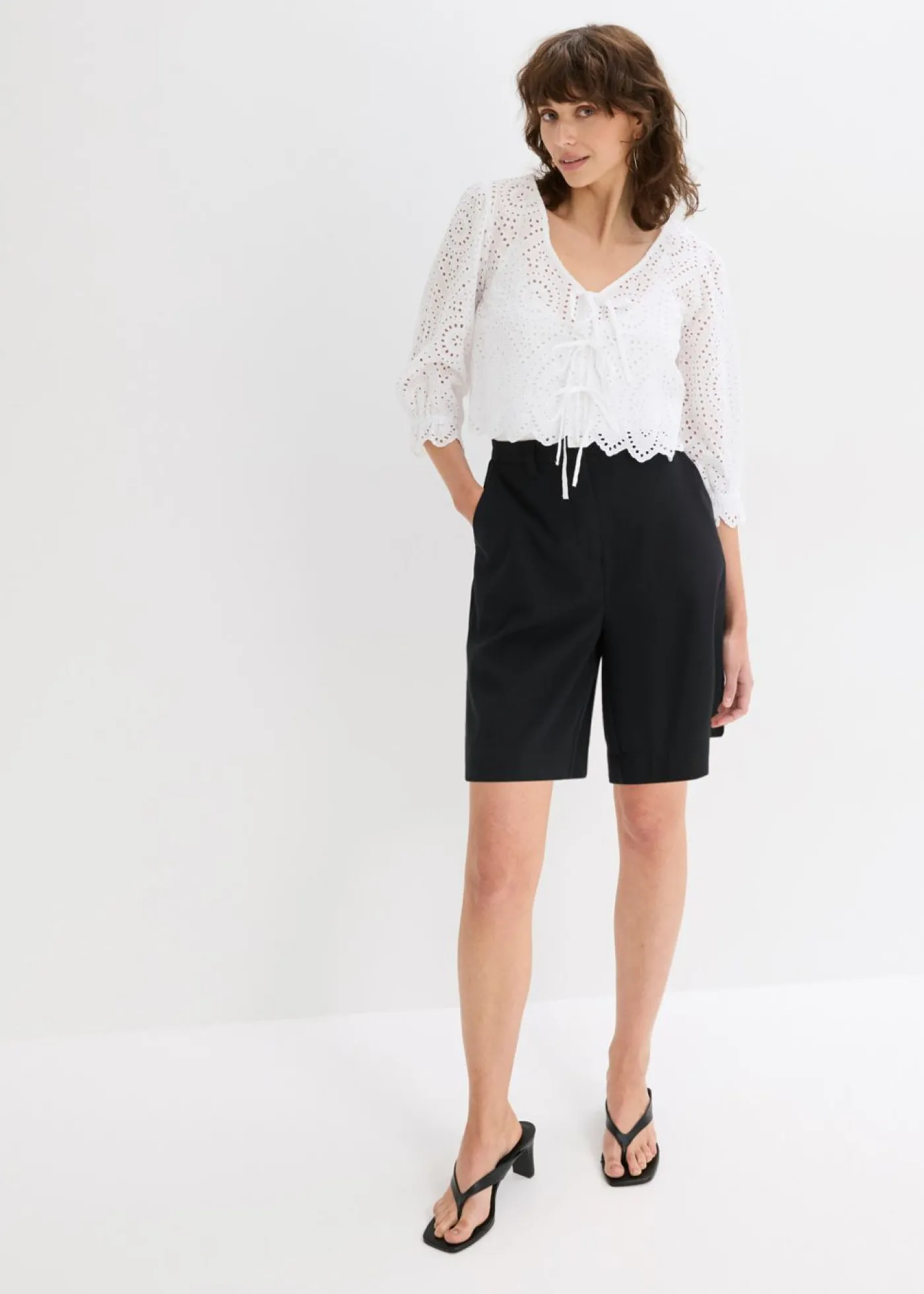 bonprix bonprix Pantalón corto tipo bermudas con pinzas Negro Clearance