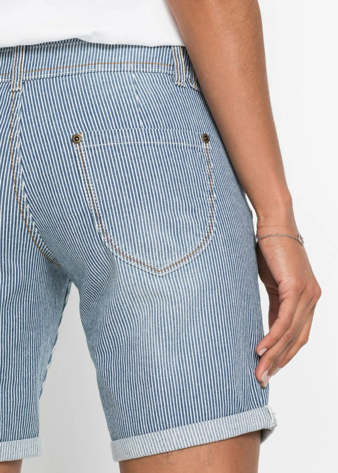 bonprix bonprix Pantalón corto vaquero Azul de rayas New