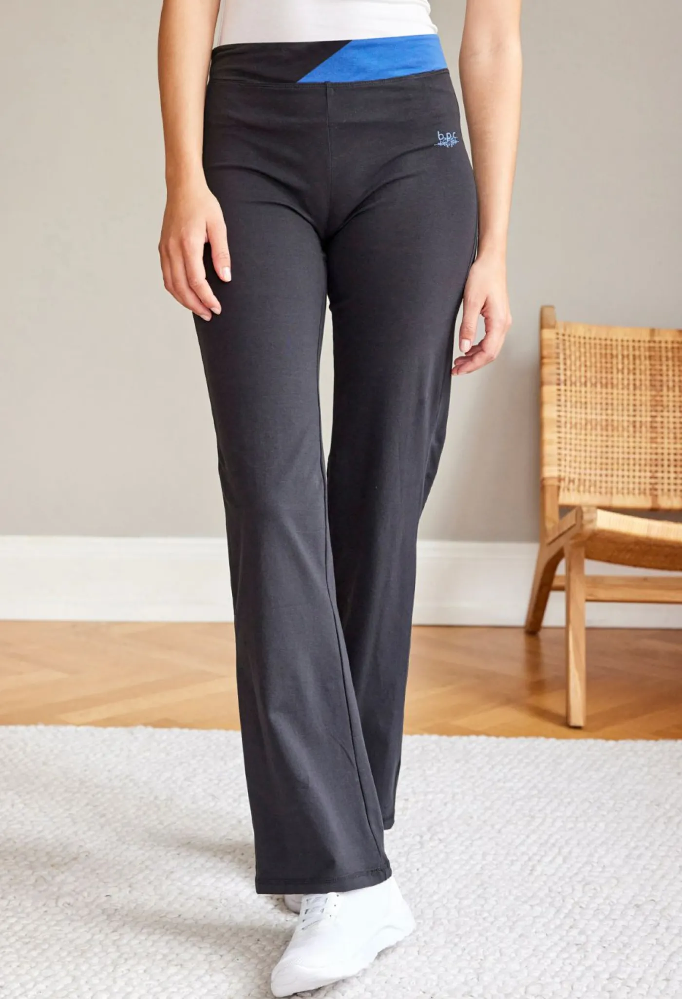 bonprix bonprix Pantalón de algodón acampanado Negro-azul genciana Best