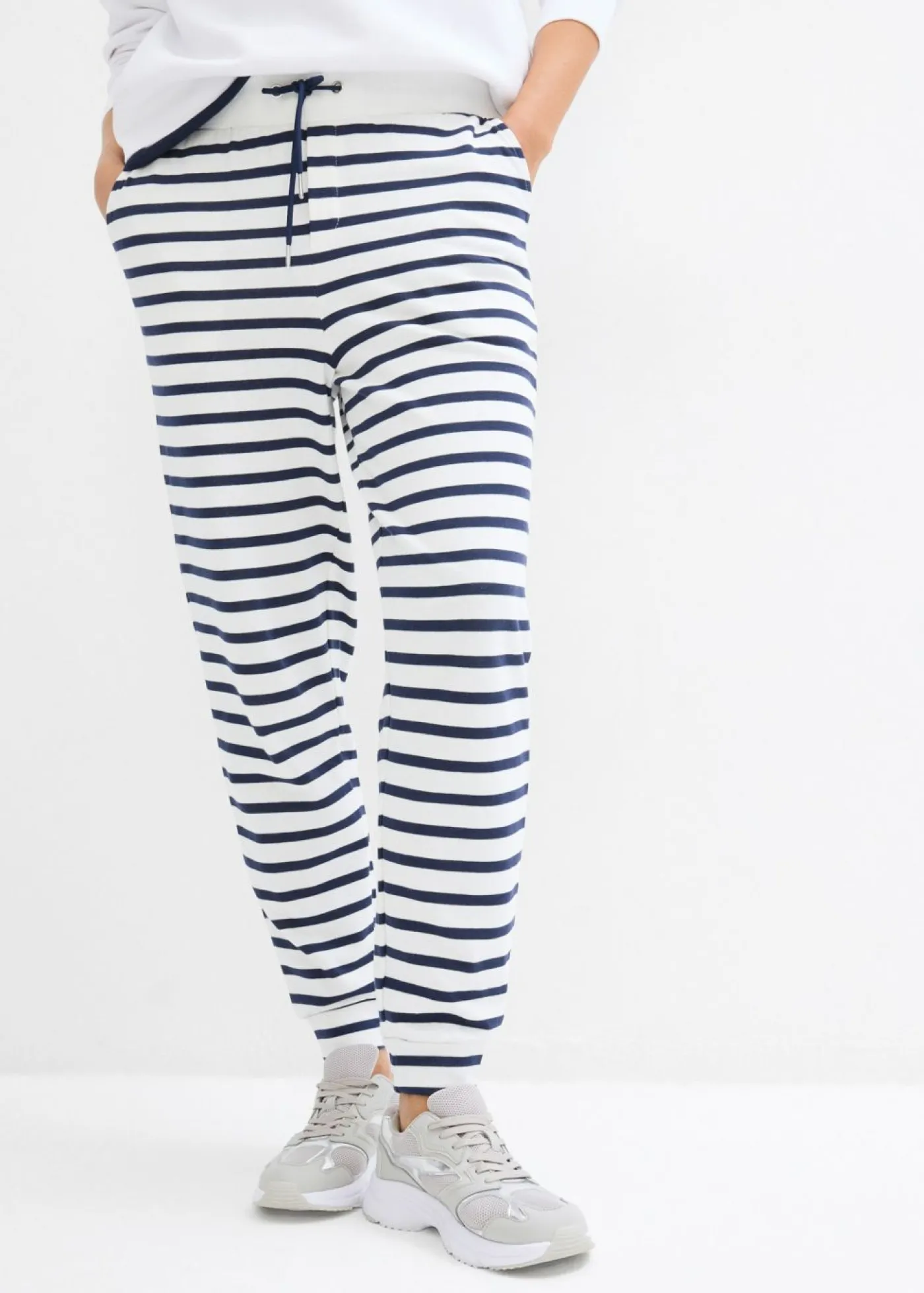 bonprix bonprix Pantalón de chándal Blanco lana-azul marino con rayas Best