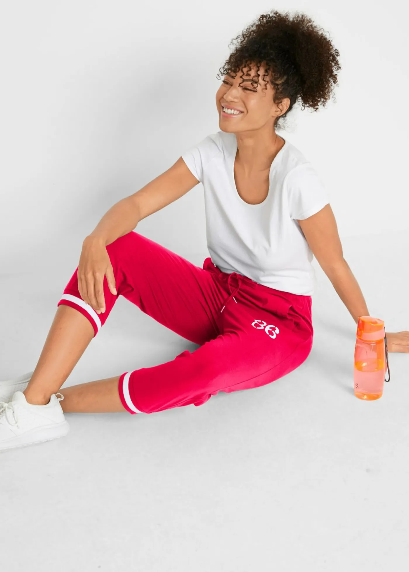 bonprix bonprix Pantalón de chándal 3/4 de mezcla de algodón Rojo Outlet