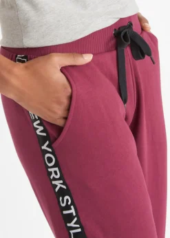 bonprix bonprix Pantalón de chándal con estampado Rojo azalea Clearance