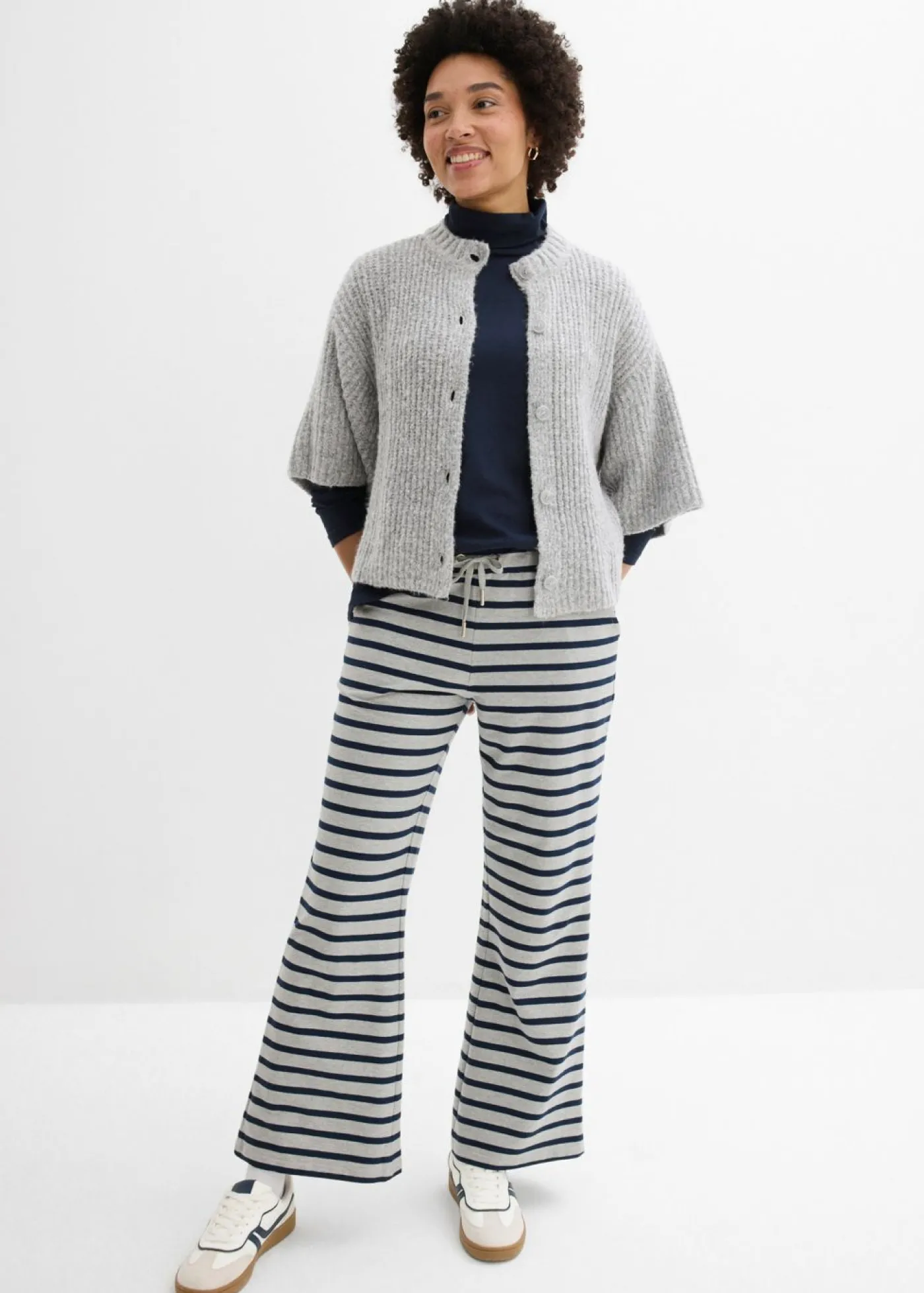 bonprix bonprix Pantalón de chándal de algodón ecológico puro gris claro jaspeado-azul marino con rayas Clearance