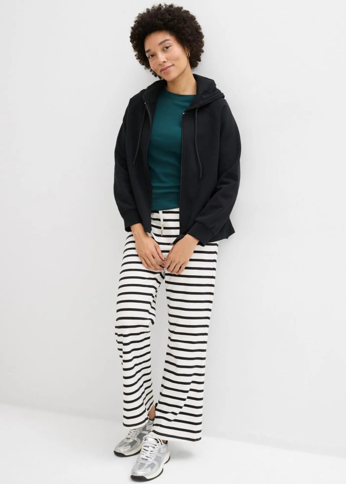 bonprix bonprix Pantalón de chándal de algodón ecológico puro negro-blanco lana con rayas Online