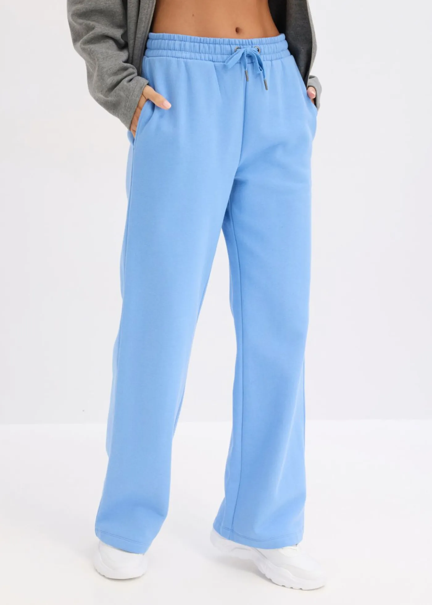 bonprix bonprix Pantalón de chándal de algodón orgánico puro con cintura alta azul provenzal Clearance