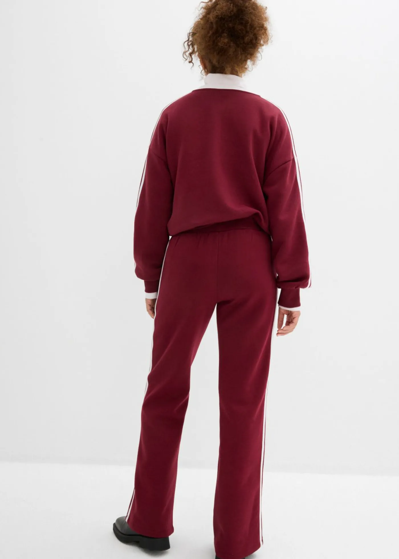 bonprix bonprix Pantalón de chándal de mezcla de algodón suave Rojo avellana/blanco estampado Sale