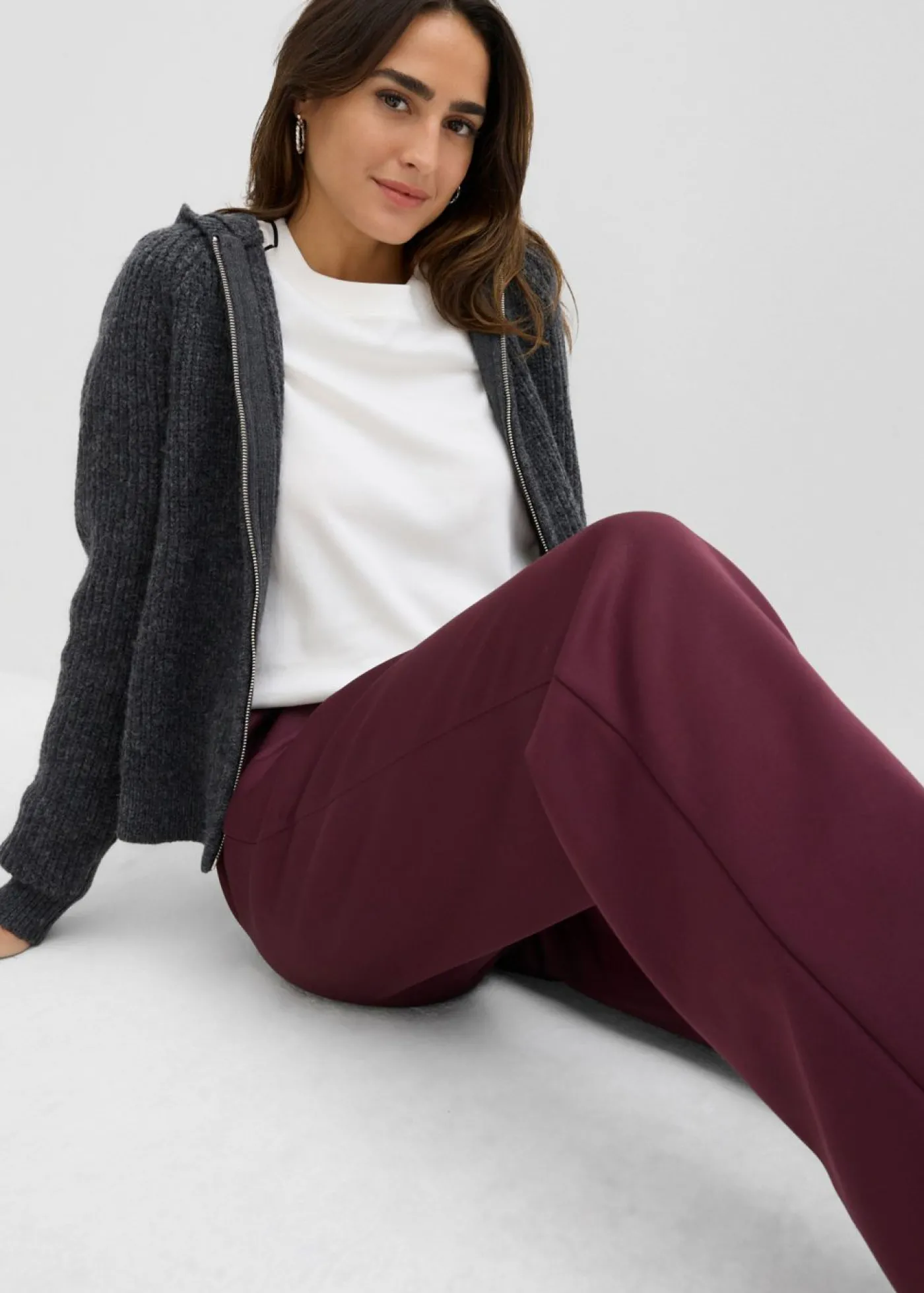 bonprix bonprix Pantalón de chándal de neopreno rojo burdeos Discount