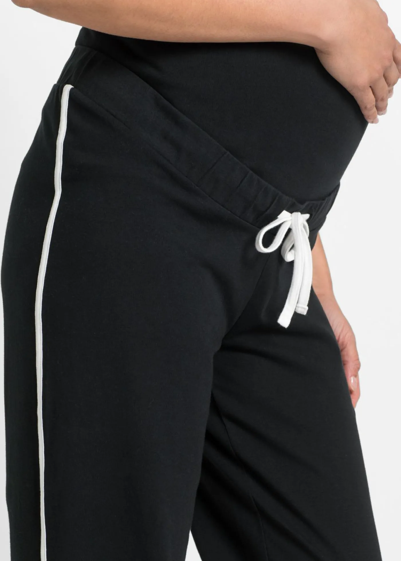 bonprix bonprix Pantalón de chándal premamá de algodón ecológico con pierna recta Negro Sale