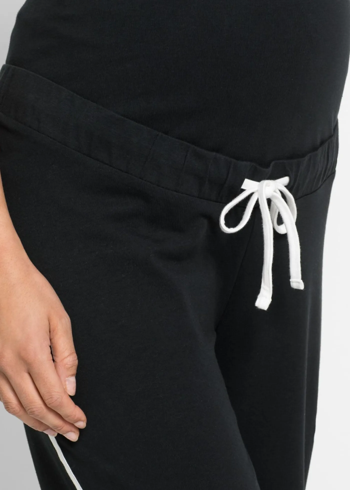 bonprix bonprix Pantalón de chándal premamá de algodón ecológico con pierna recta Negro Sale