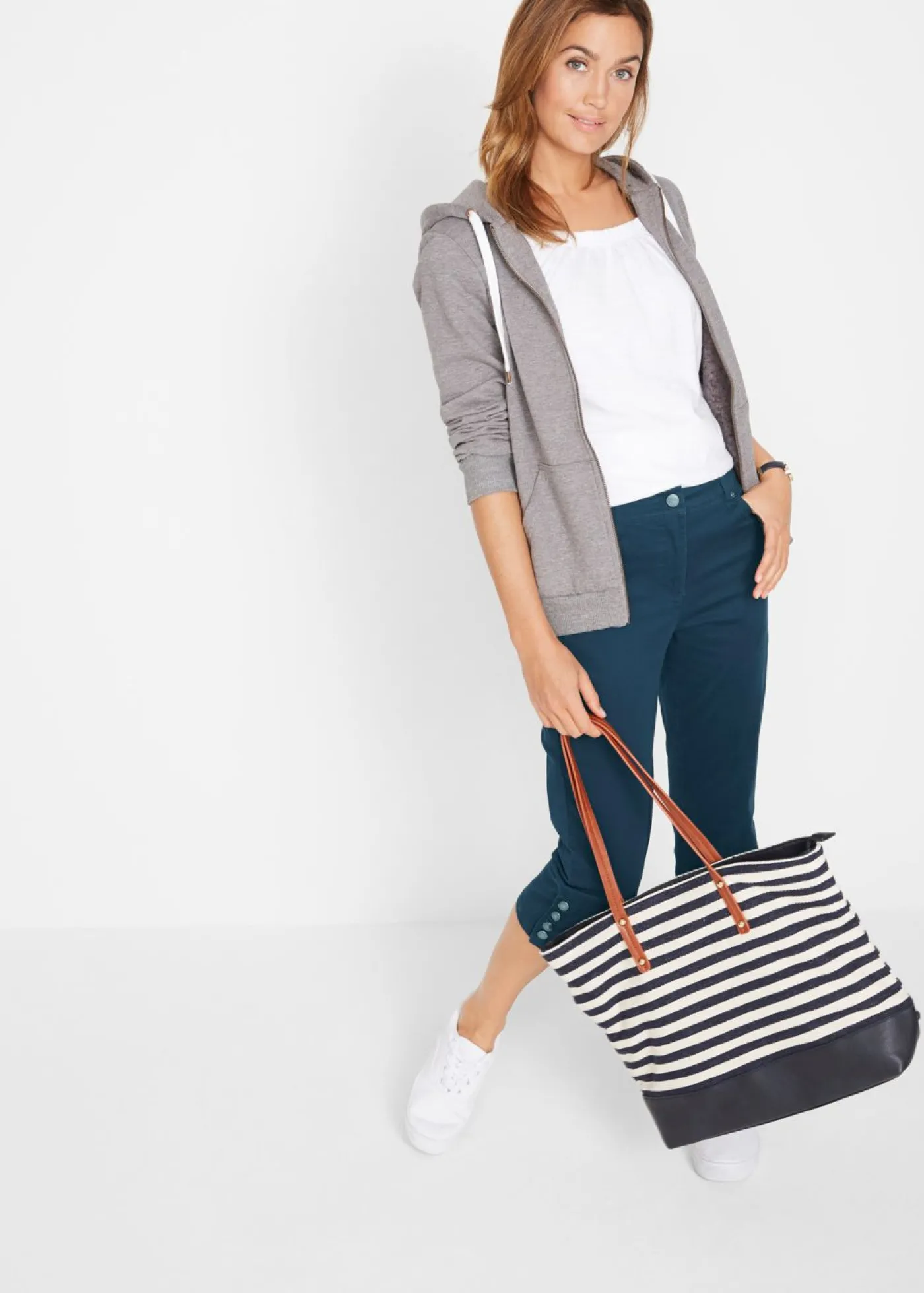 bonprix bonprix Pantalón de corte capri con cintura elástica y botones Azul oscuro Hot