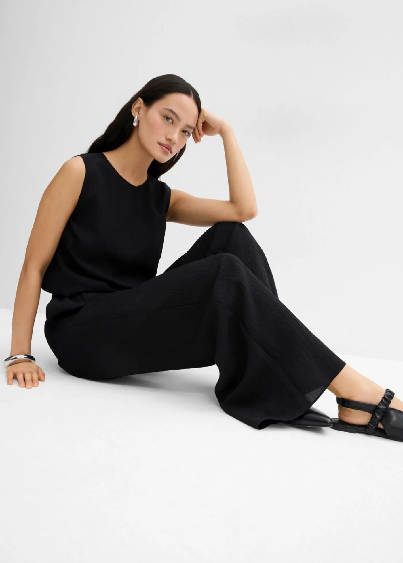 bonprix bonprix Pantalón de mezcla arrugada de viscosa con estructura Negro Hot