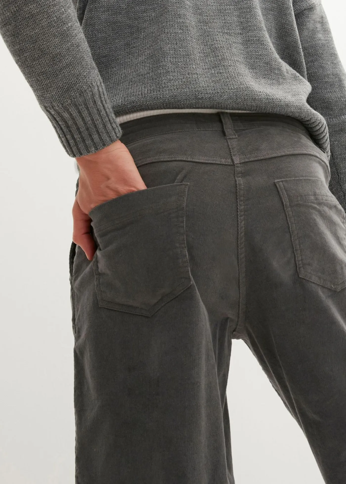bonprix bonprix Pantalón de pana con algodón orgánico y corte bombacho Gris oscuro Clearance