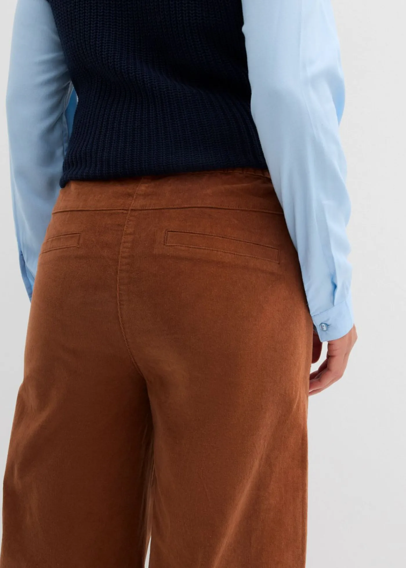 bonprix bonprix Pantalón de pana con cintura cómoda, high waist marrón ladrillo Hot