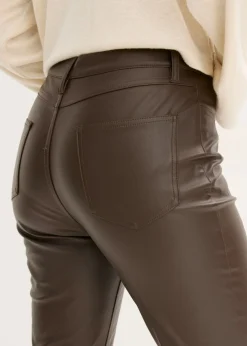bonprix bonprix Pantalón de piel sintética Marrón oscuro Online