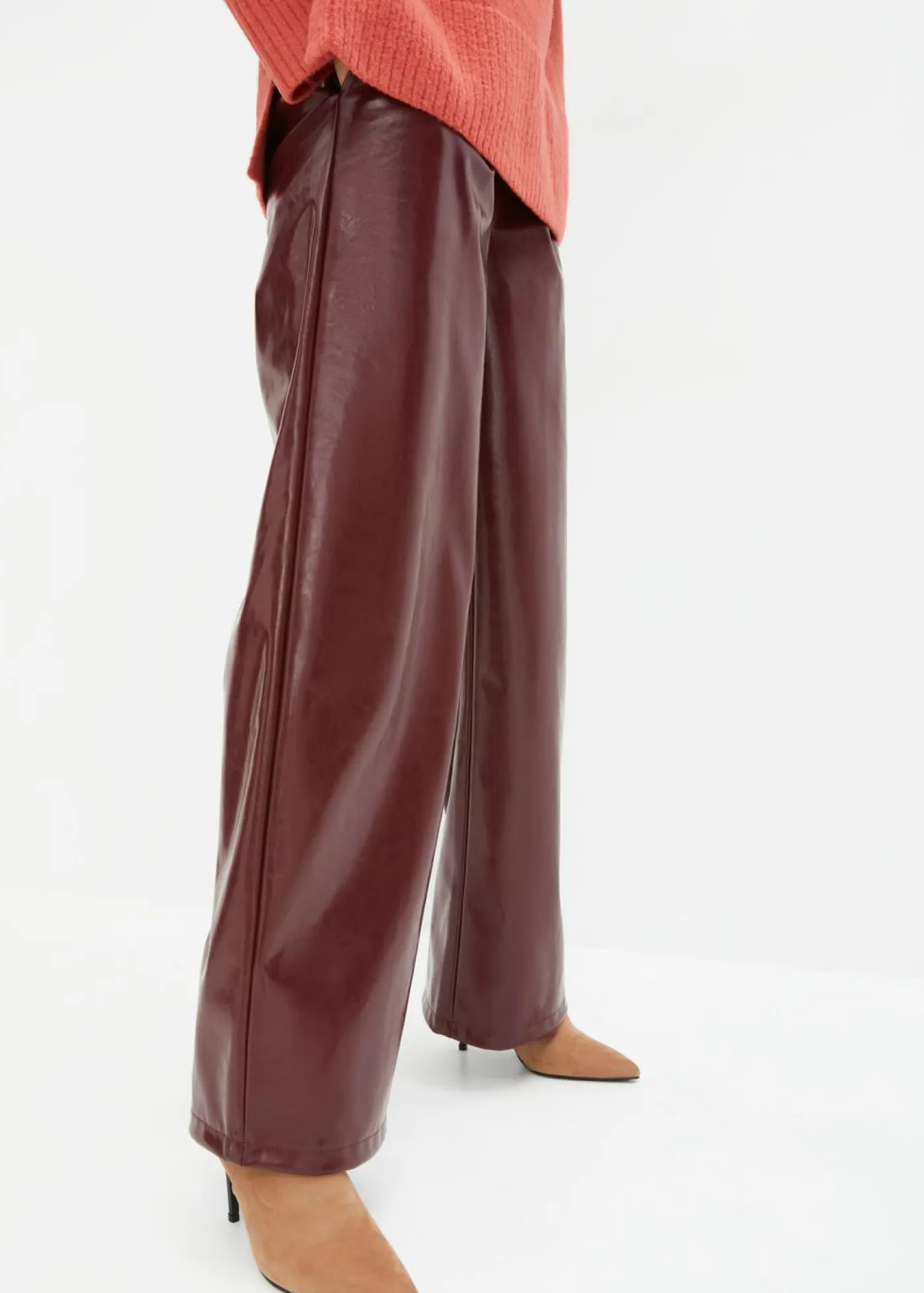 bonprix bonprix Pantalón de piel sintética Rojo rubí Best