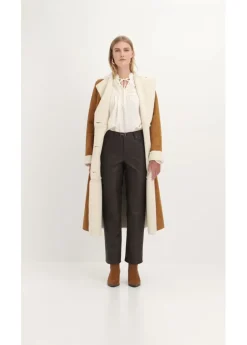 bonprix bonprix Pantalón de piel sintética con efecto desgastado Marrón oscuro Outlet