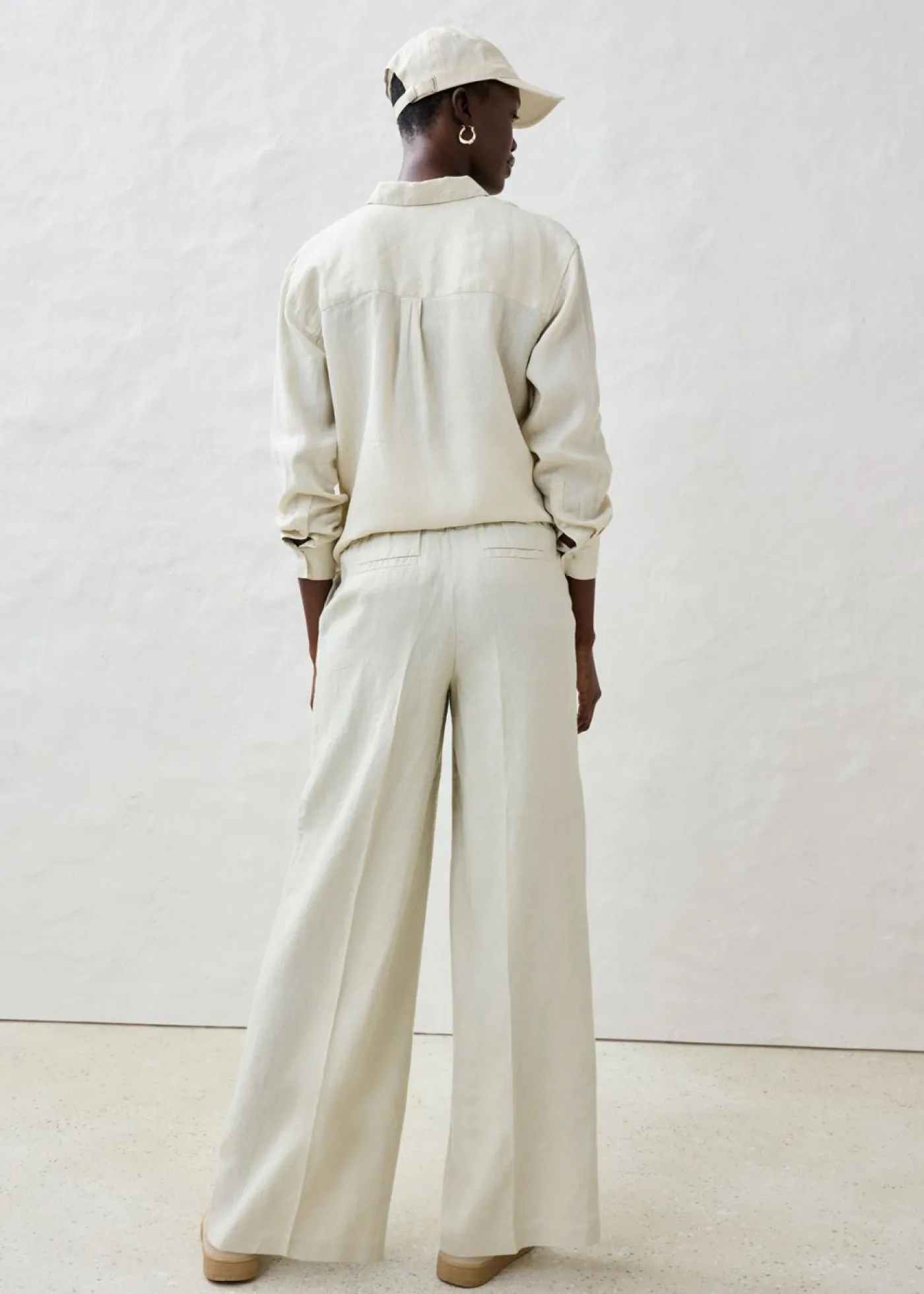 bonprix bonprix Pantalón de pinzas de lino puro Arena claro Best