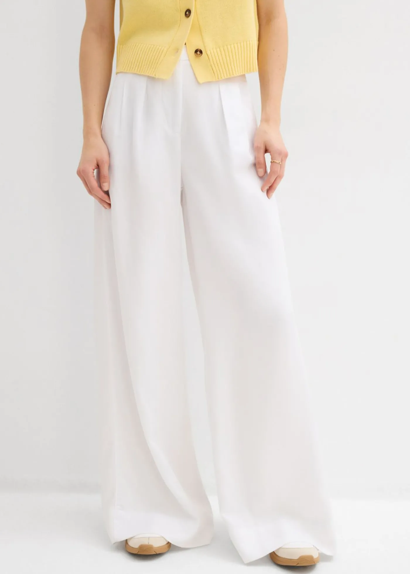 bonprix bonprix Pantalón de pinzas de lyocell fluido Blanco Hot