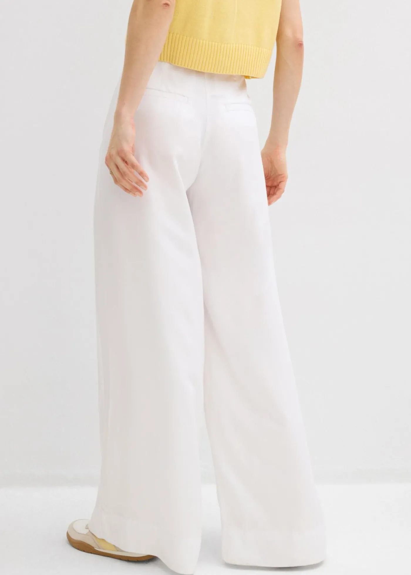 bonprix bonprix Pantalón de pinzas de lyocell fluido Blanco Hot