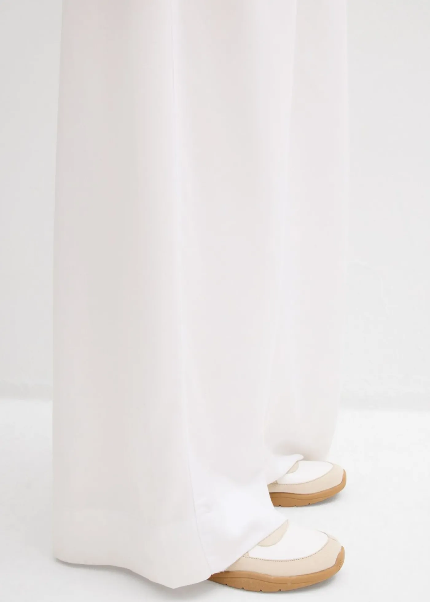 bonprix bonprix Pantalón de pinzas de lyocell fluido Blanco Hot