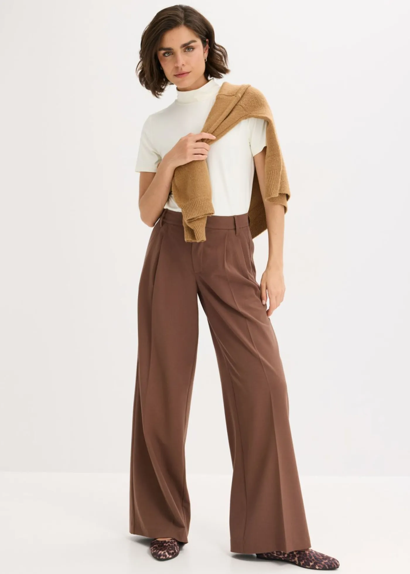 bonprix bonprix Pantalón de pinzas de mezcla de viscosa fluida marrón Outlet