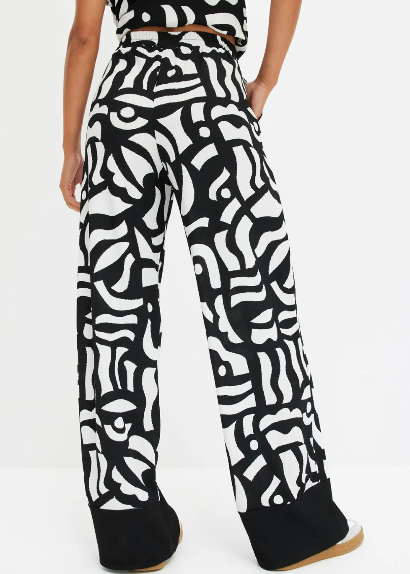 bonprix bonprix Pantalón de punto Negro-Blanco lana con estampado gráfico Sale