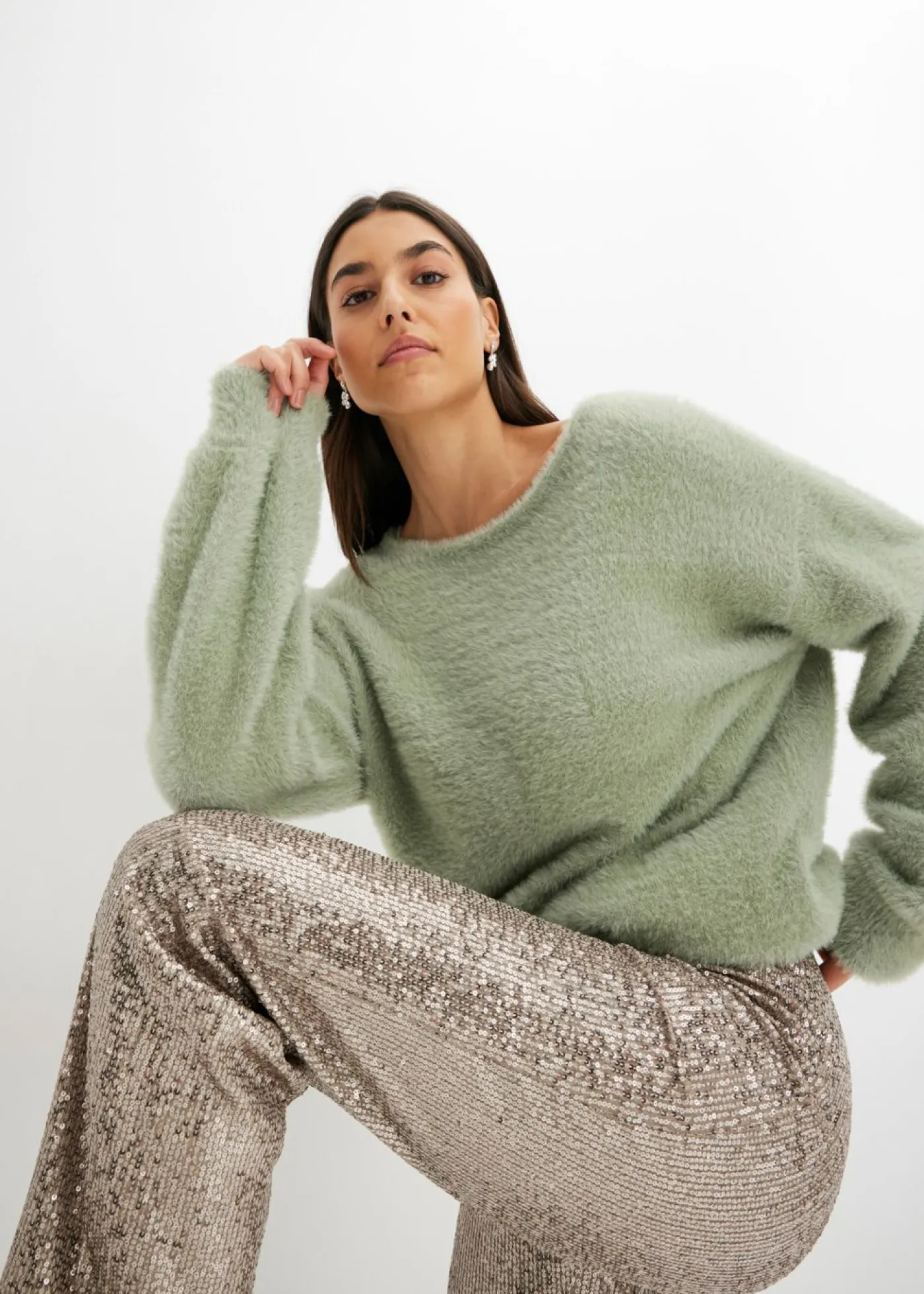 bonprix bonprix Pantalón de punto con lentejuelas Piedra