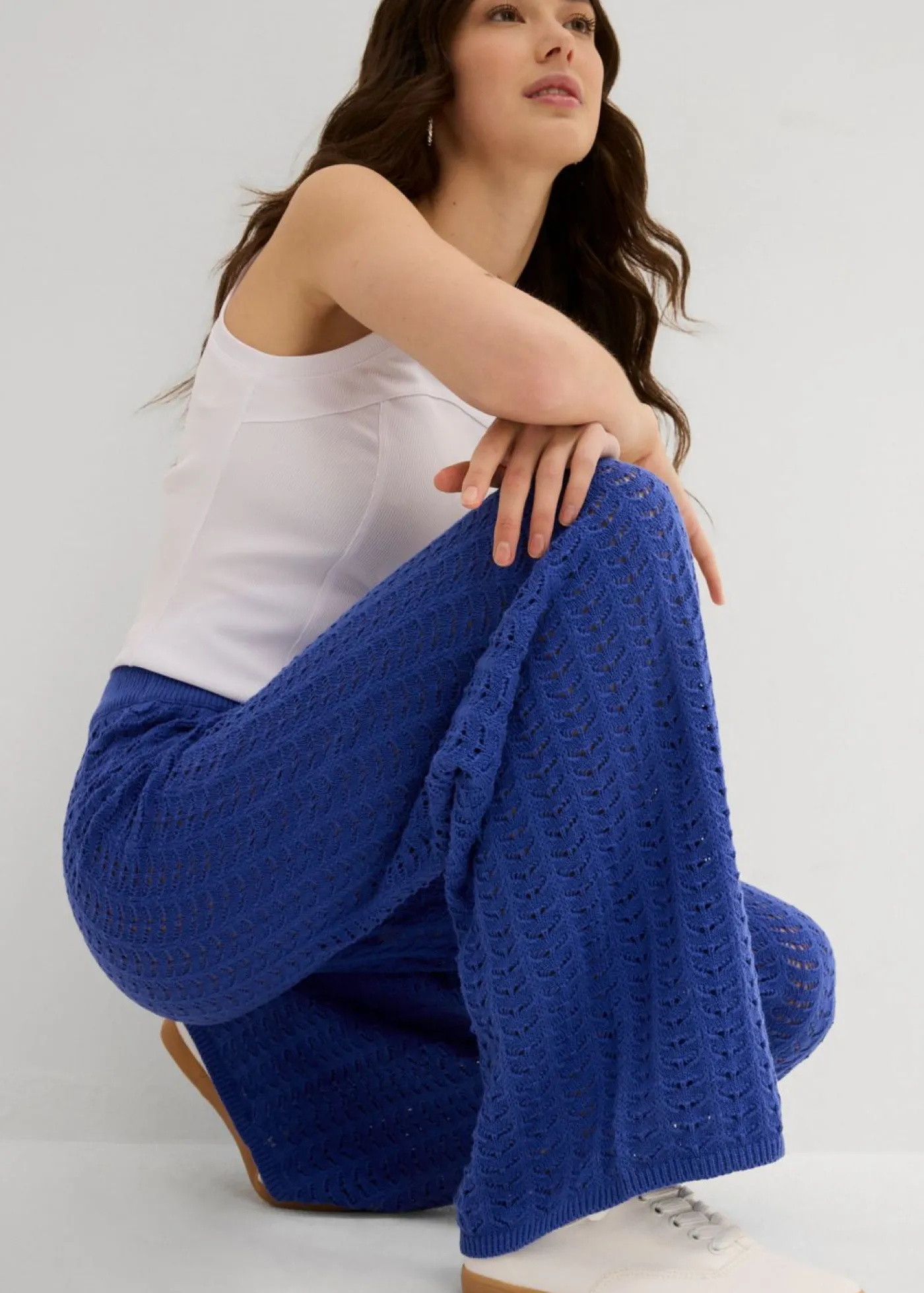 bonprix bonprix Pantalón de punto con patrón calado Azul zafiro Best