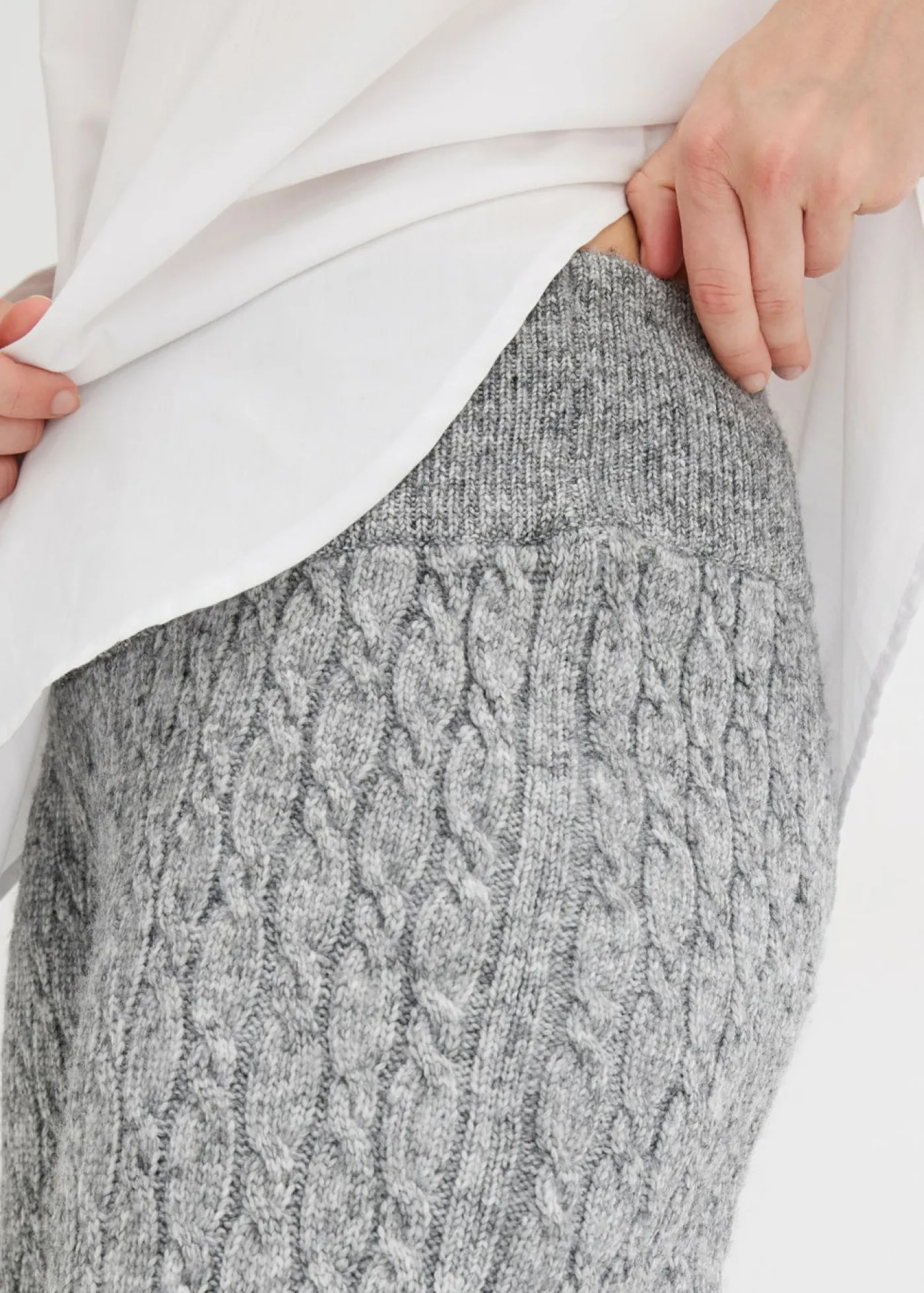 bonprix bonprix Pantalón de punto con patrón trenzado Gris jaspeado New