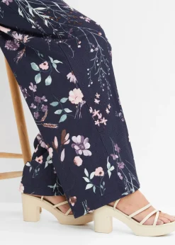 bonprix bonprix Pantalón de punto de crepé ligero azul marino con flores Outlet