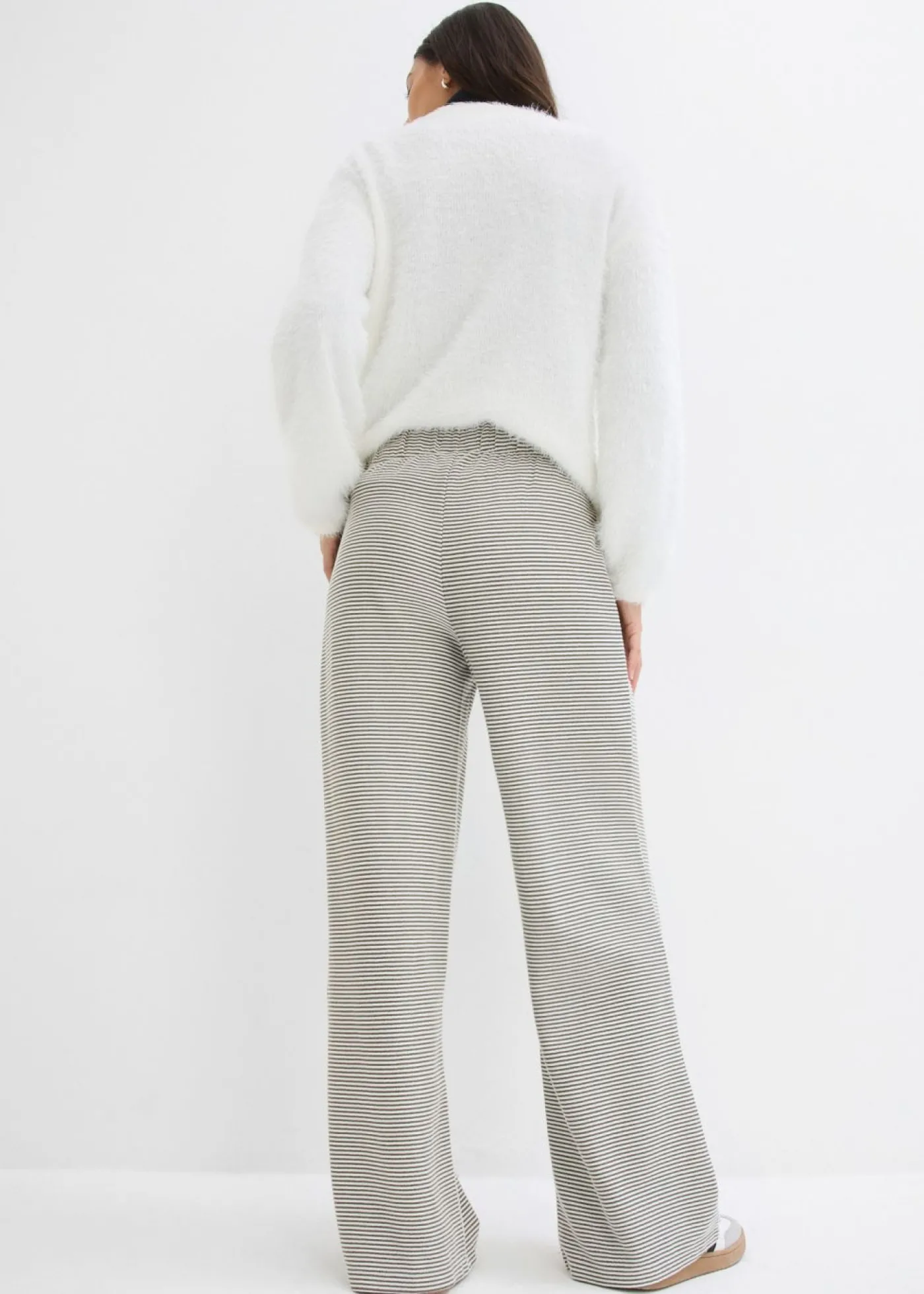 bonprix bonprix Pantalón de punto de mezcla de algodón con cordón y diseño de rayas negro-blanco lana con rayas Discount