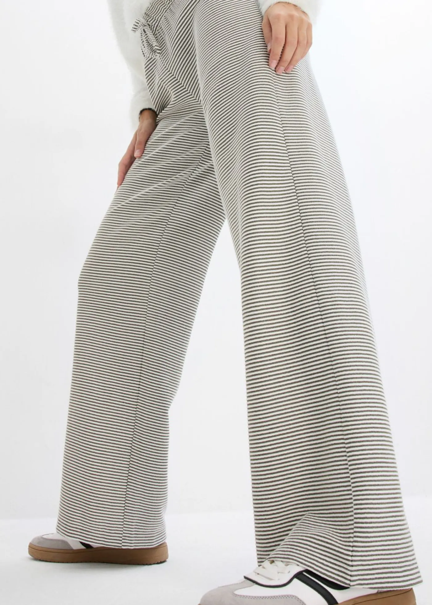 bonprix bonprix Pantalón de punto de mezcla de algodón con cordón y diseño de rayas negro-blanco lana con rayas Discount