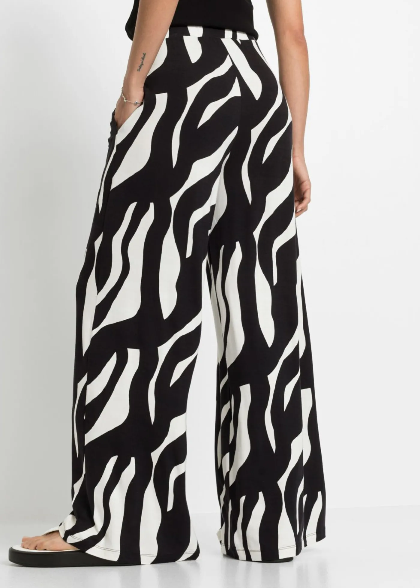 bonprix bonprix Pantalón de punto de mezcla de viscosa suave Blanco-negro Discount