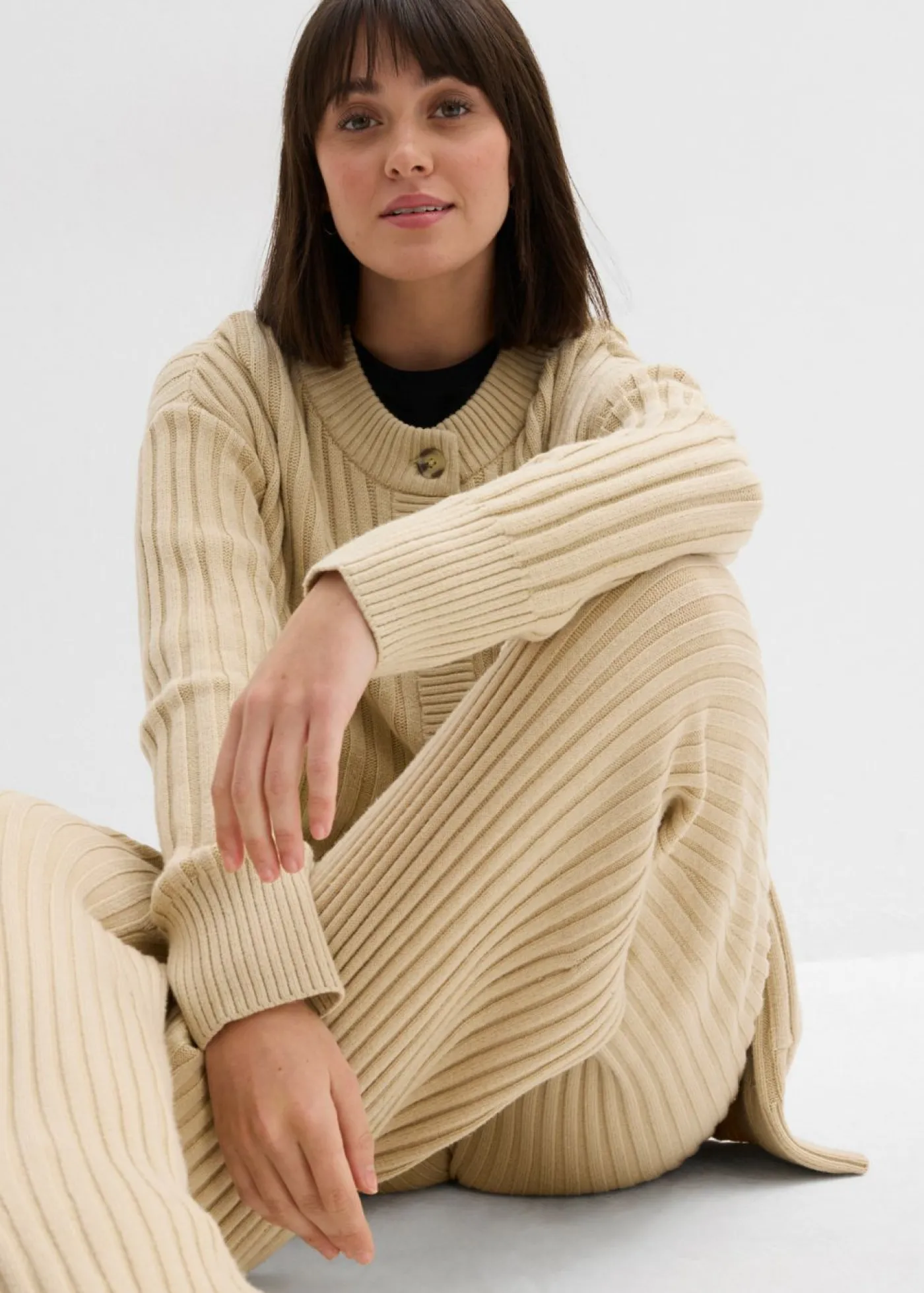 bonprix bonprix Pantalón de punto de mezcla de viscosa suave Arena claro Sale