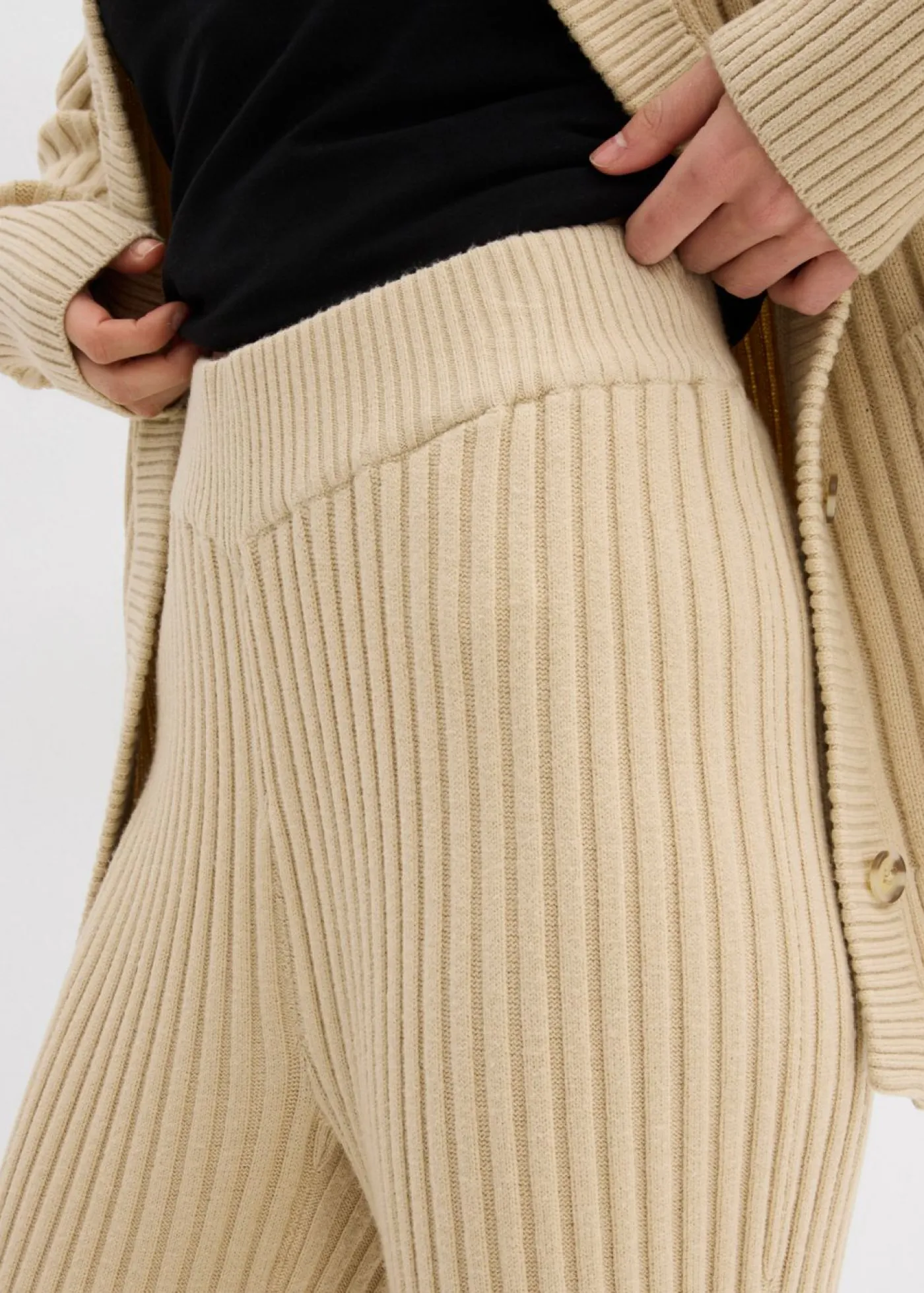 bonprix bonprix Pantalón de punto de mezcla de viscosa suave Arena claro Sale