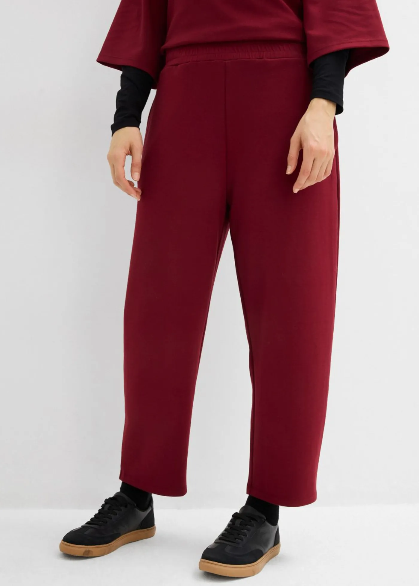 bonprix bonprix Pantalón de punto de neopreno con corte barrel Rojo rubí Best