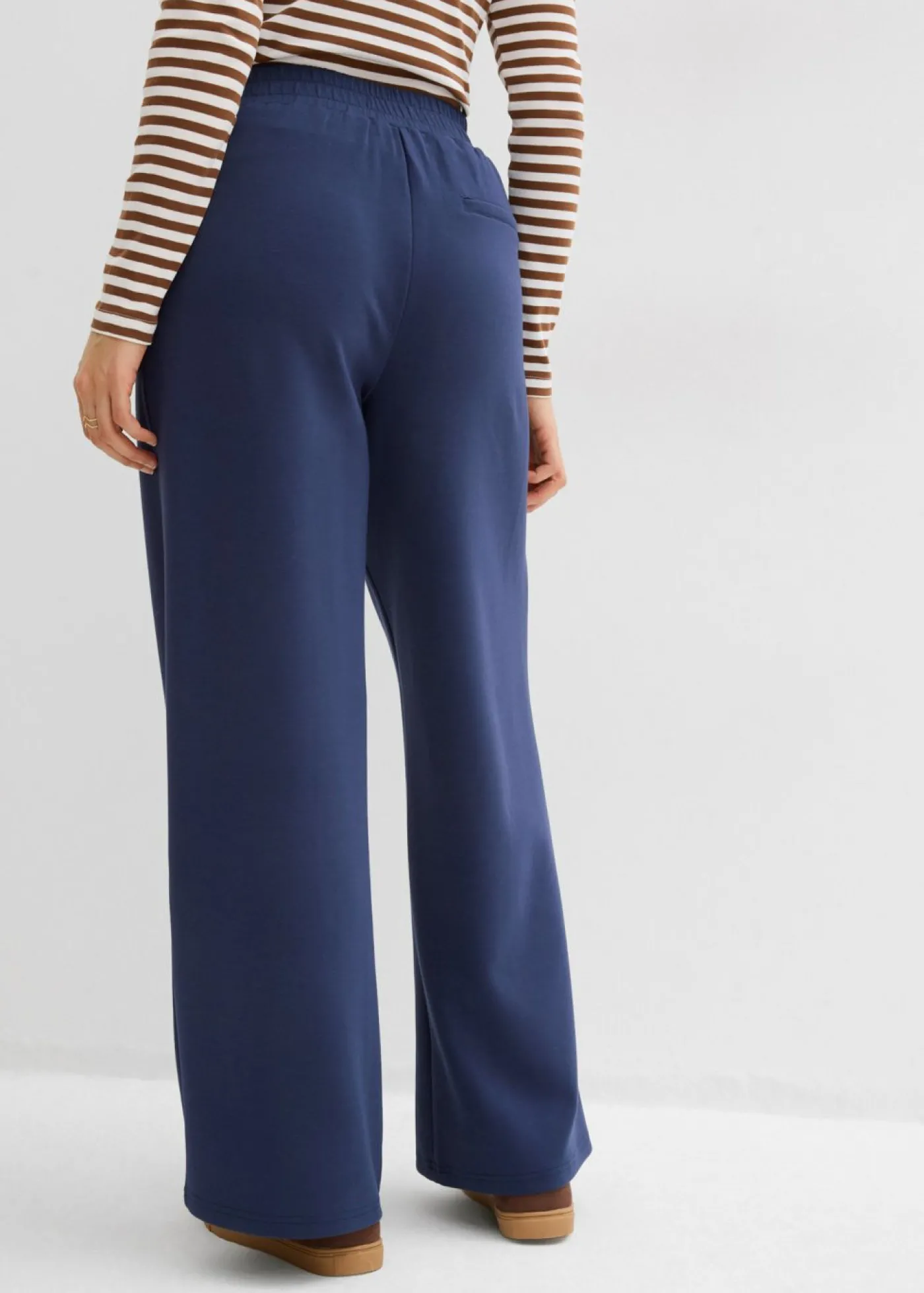 bonprix bonprix Pantalón de punto de neopreno con pinzas Azul marino Clearance