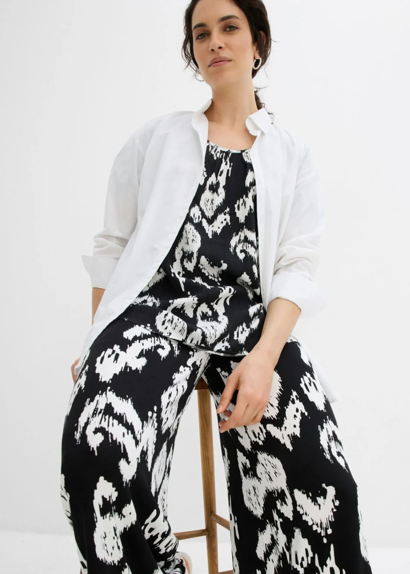 bonprix bonprix Pantalón de punto en mezcla de viscosa Negro-blanco lana estampado Sale
