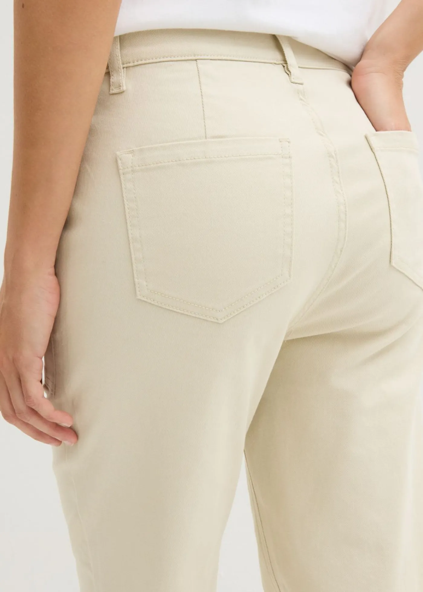 bonprix bonprix Pantalón de sarga acortado Arena claro New