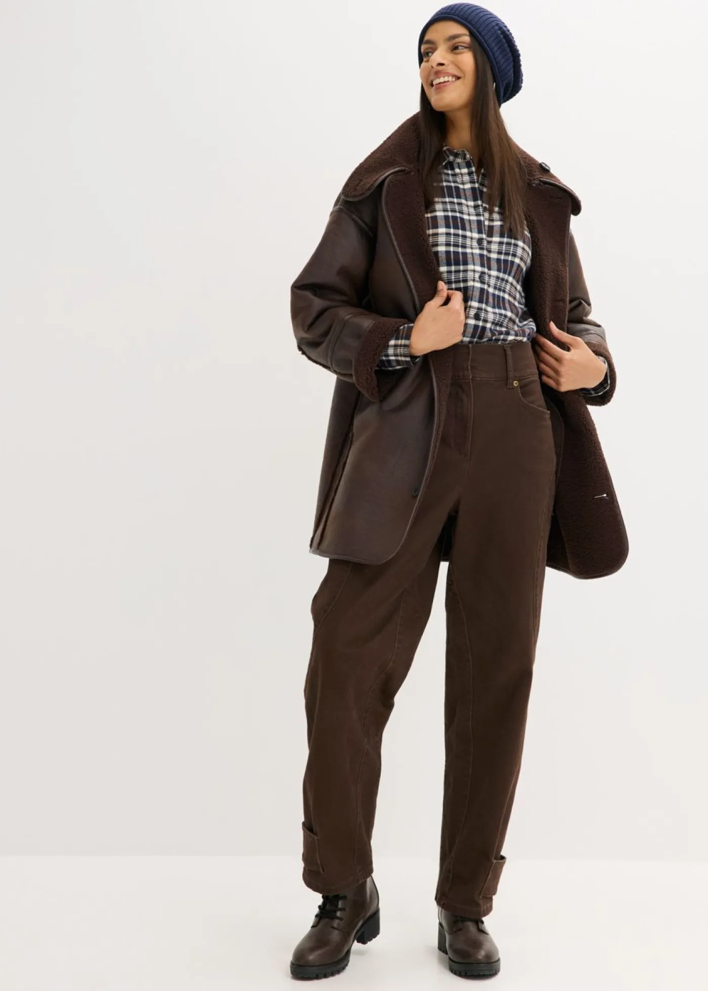 bonprix bonprix Pantalón de sarga con cintura alta Marrón oscuro New