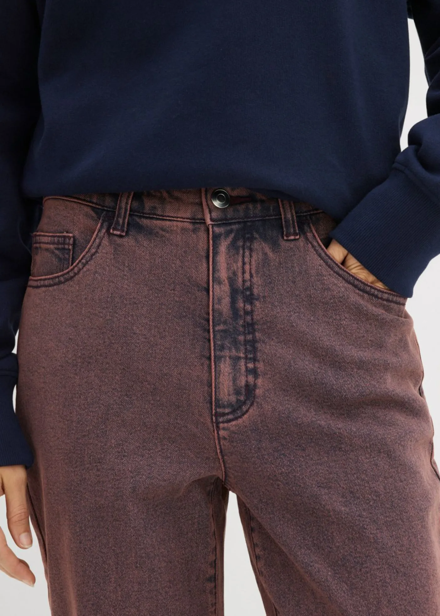 bonprix bonprix Pantalón de sarga con efecto lavado rojo burdeos Online