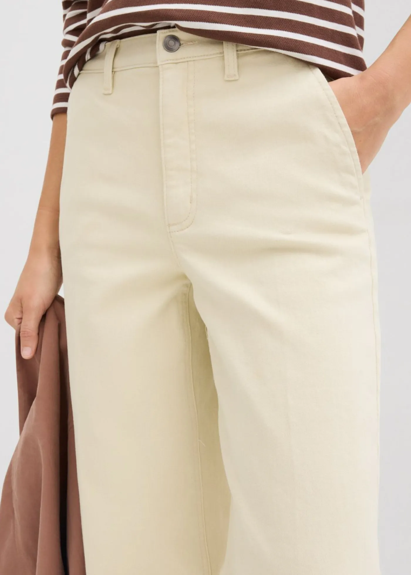 bonprix bonprix Pantalón de sarga de talle alto Arena claro Hot