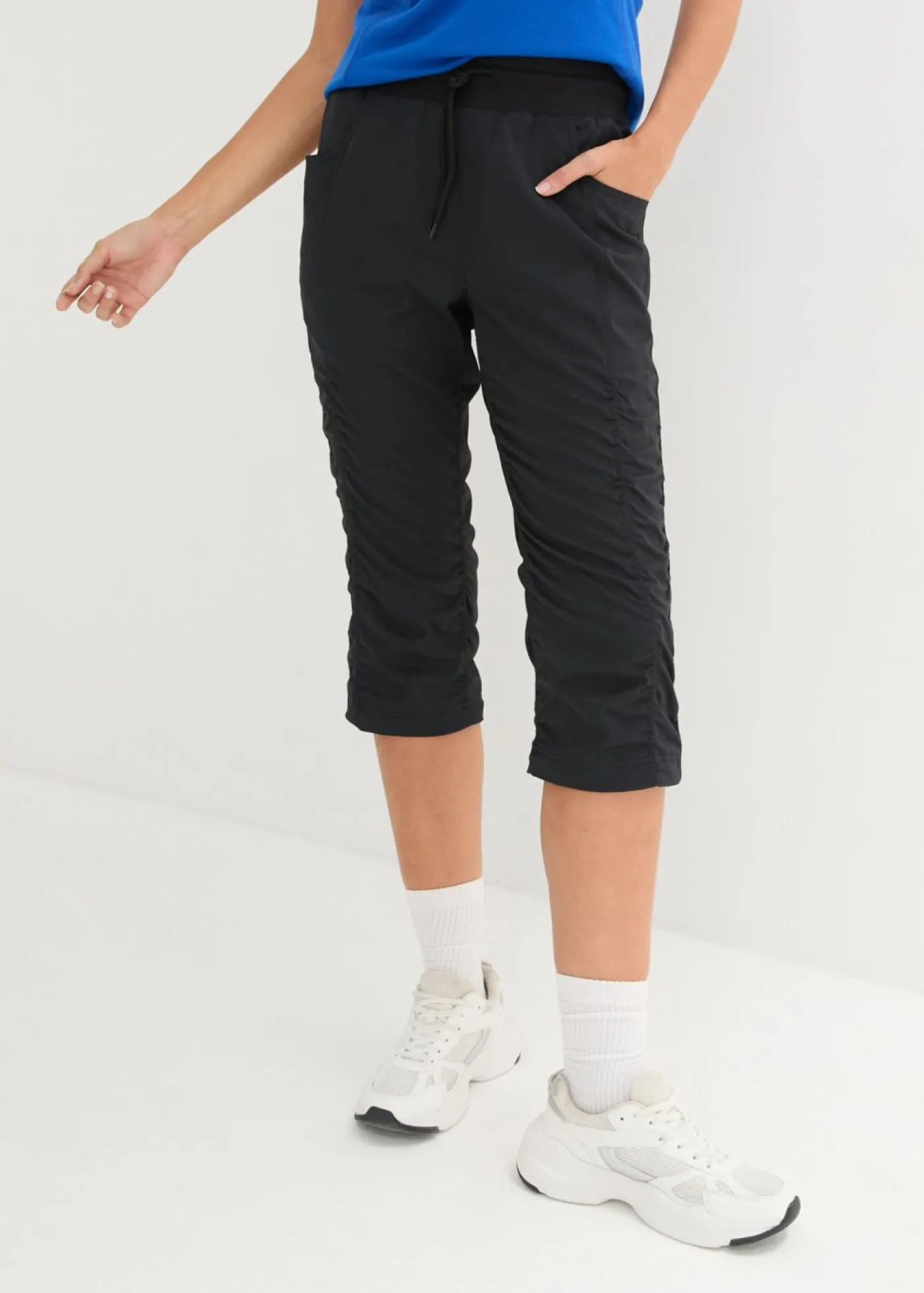 bonprix bonprix Pantalón de senderismo funcional, con largo capri Negro Hot